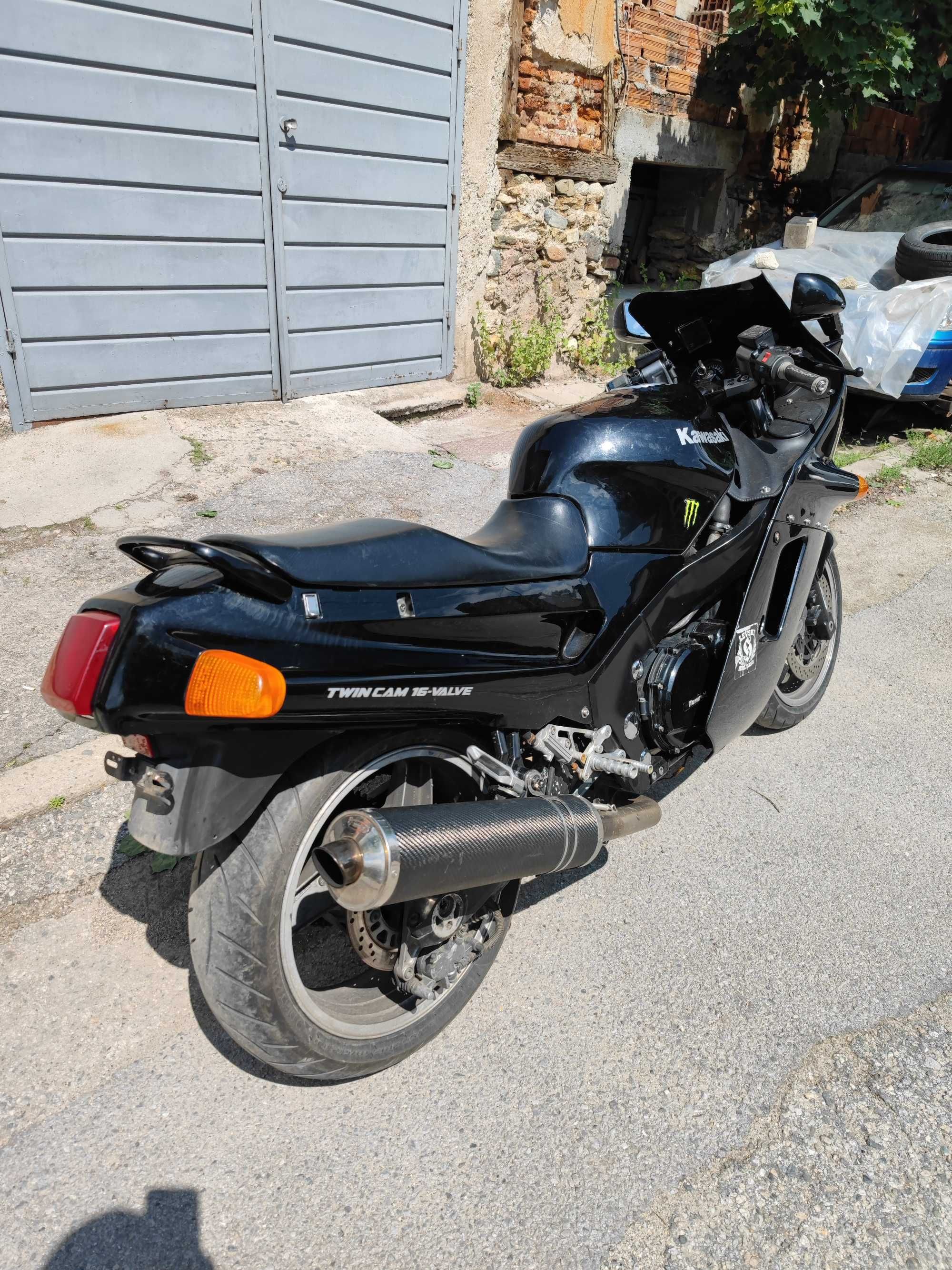 Kawasaki ZZR 1000 на части