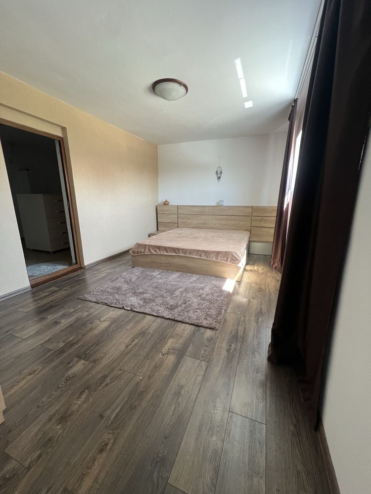 Casă spațioasă de închiriat