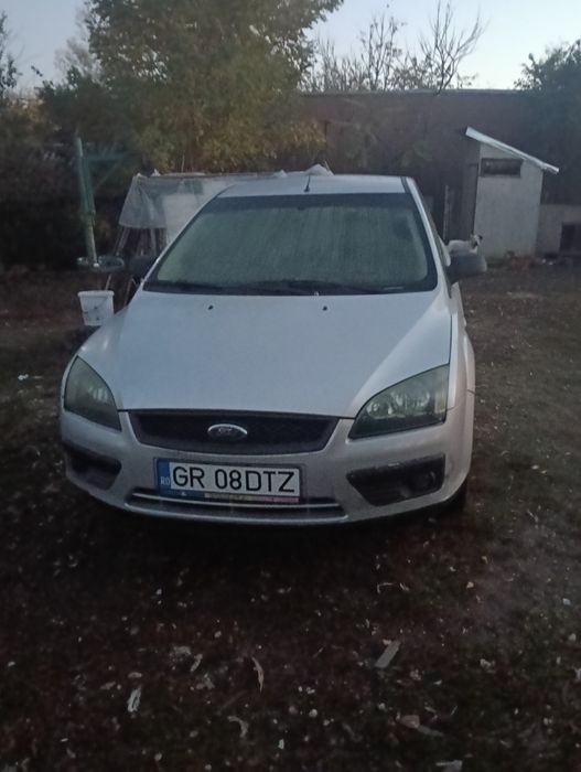 Vând sau schimb Ford focus