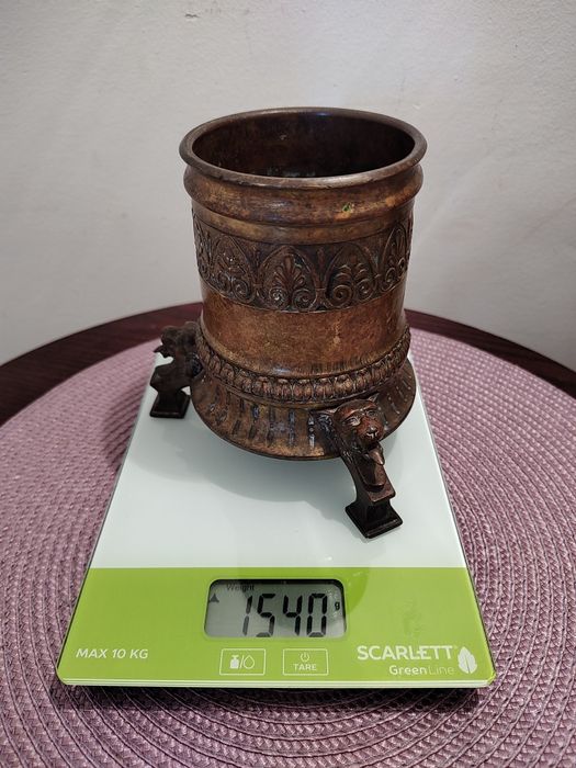 Vază, jardiniera veche din bronz