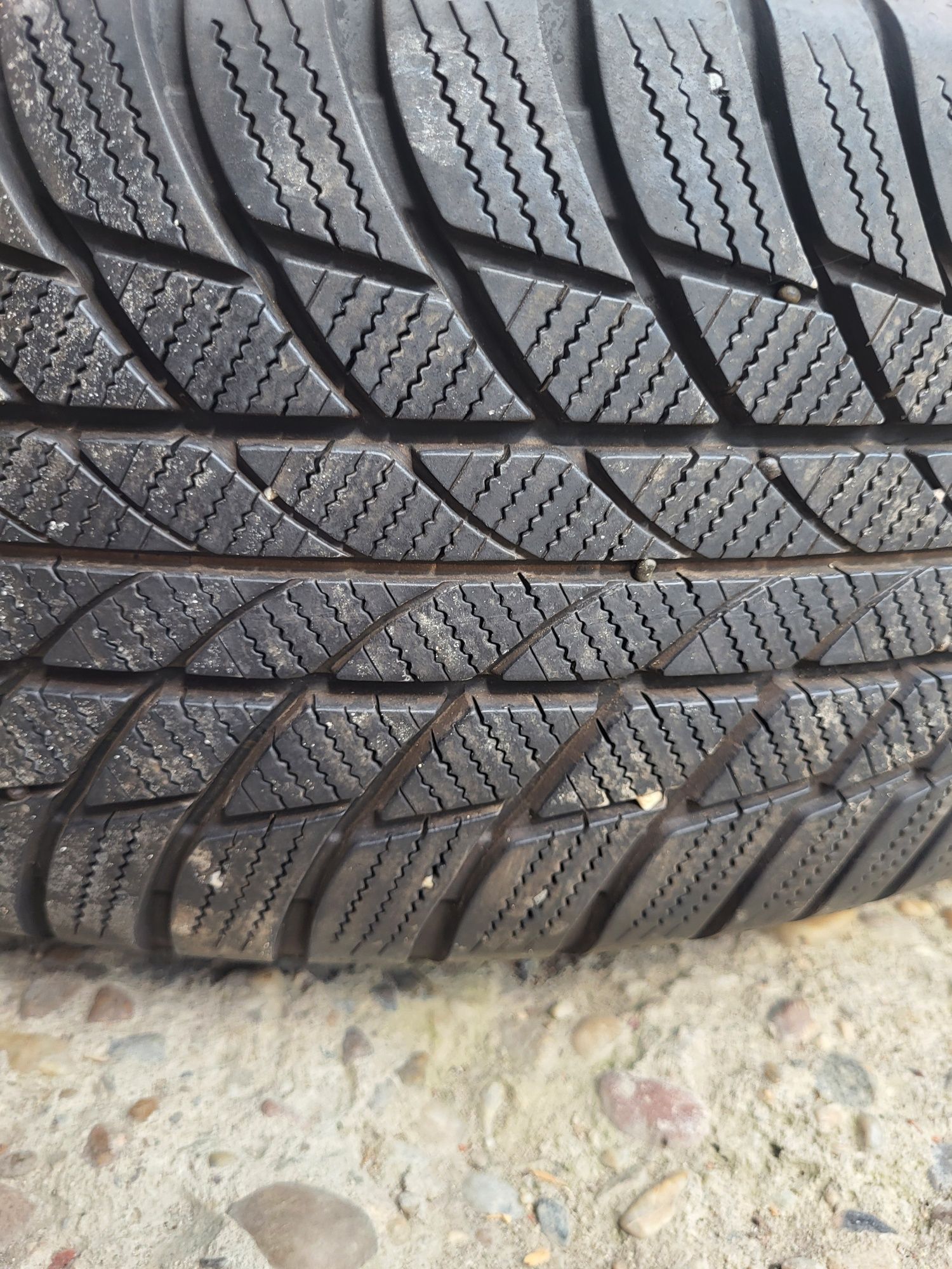2 бр зимни 225/60/18 Bridgestone