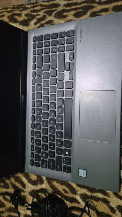 Laptop asus x512u i3