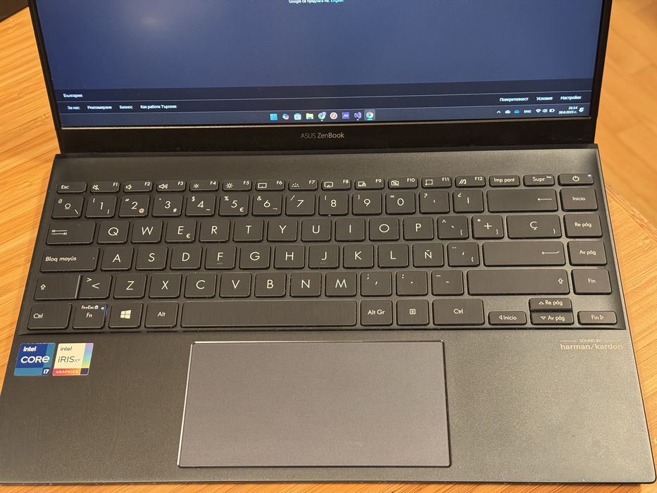 Asus ZenBook UX425EA – i7 11th Gen, 16GB RAM, 512GB SSD, 14" FHD