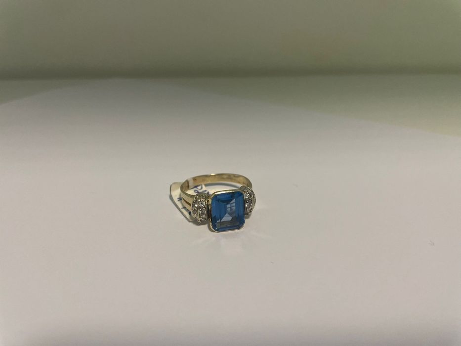 Inel deosebit cu piatra aur 14 k(tec)