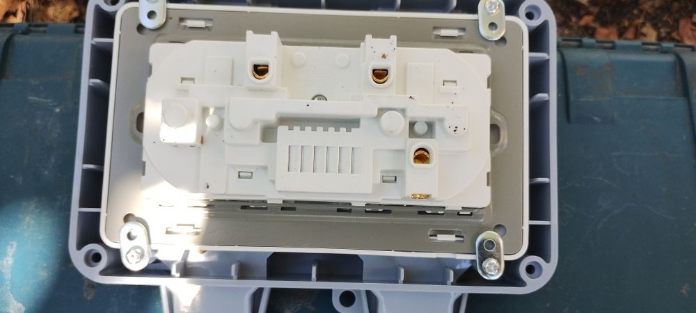 Контакт розетка влагозащитен водозащитен IP66