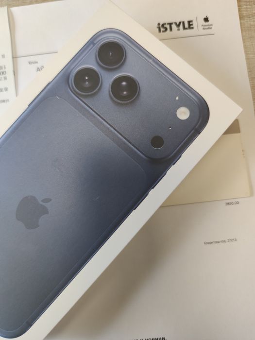 Apple iPhone 17 Pro Max 256GB  Deep Blue , Silver 2г. гаранция istyle!