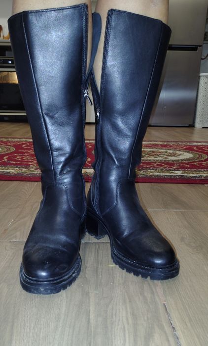 Vând cizme Lasocki mărime 40