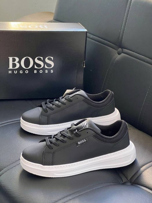 Adidasi Boss Noi !!! Marimi 40/44 !!!