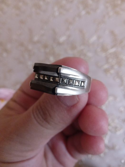 Serebro uzuk Perstin