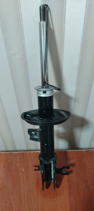 Амартизатор от спарка правый БУ