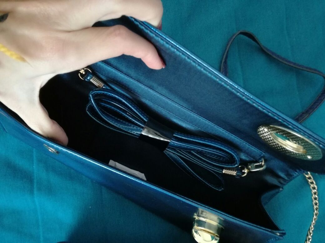 Нови чанти сини кожени Mango