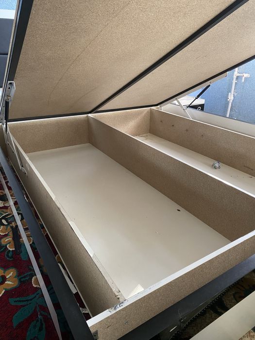 Продаётся спальный гарнитур (комплект)