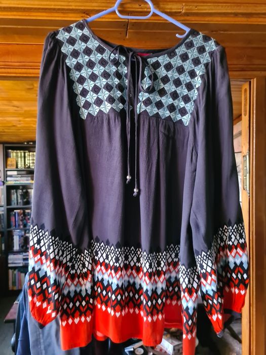 Bluza brodata din vascoza Monsoon