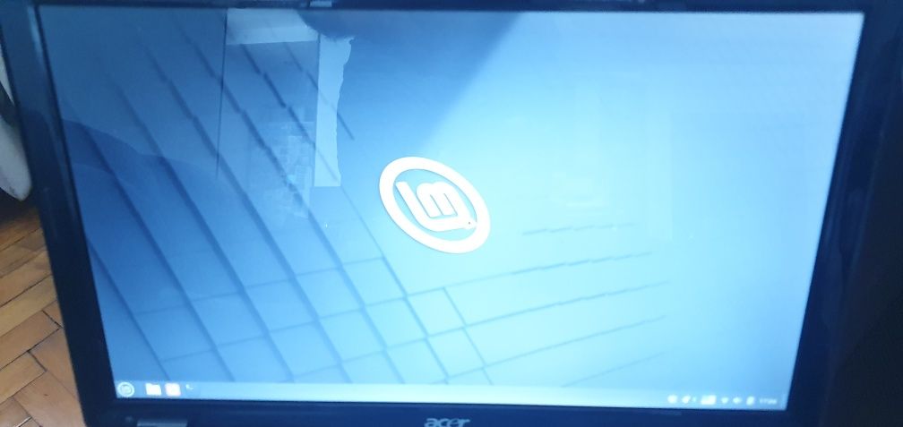 Acer Samsung лаптоп 17''
