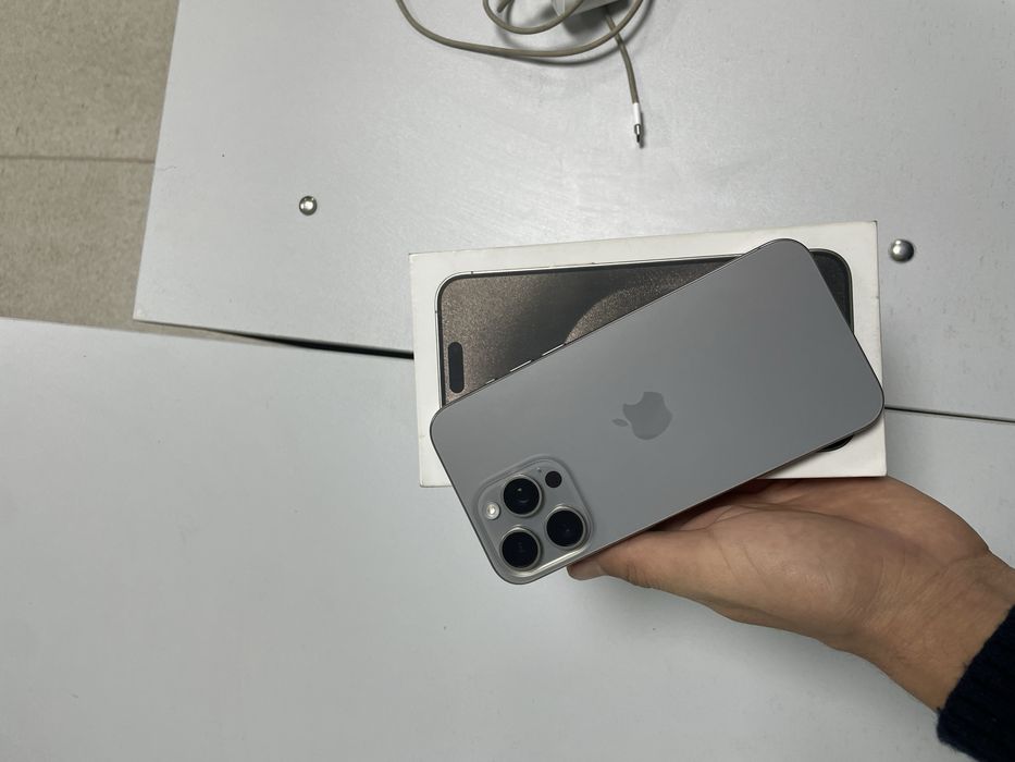 Iphone 15 pro max Natural Titanium