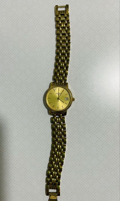 Продам женские наручные часы Tissot