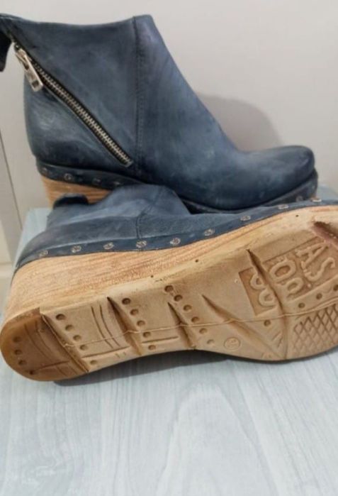 Ghete albastre din piele naturală mărimea 38