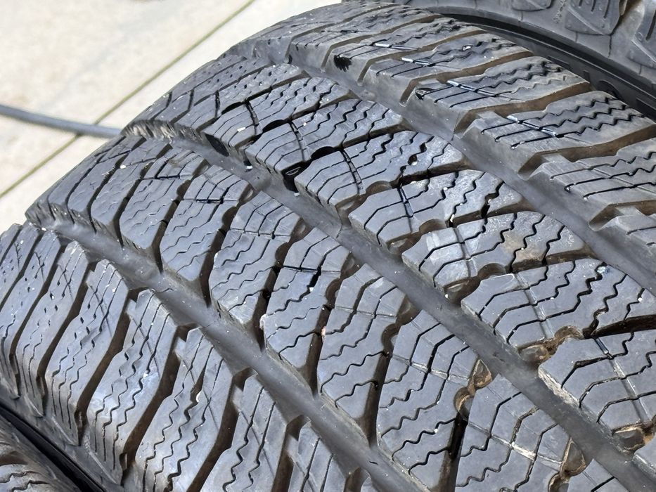 235/65/R16C Semperit Van Grip3 4бр зимни бус dot3622