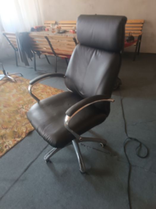 Офсние Эко Кожанние кресло