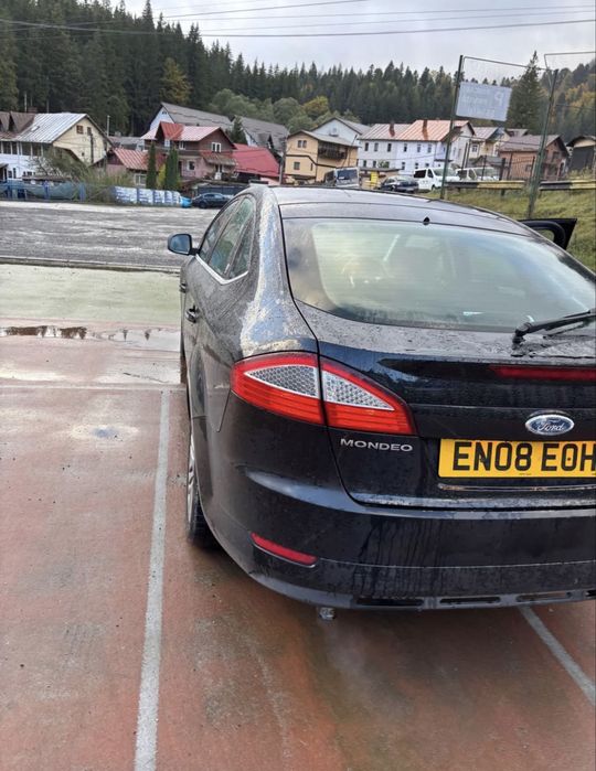 Dezmembrez Ford Mondeo Ghia 2.0 2008