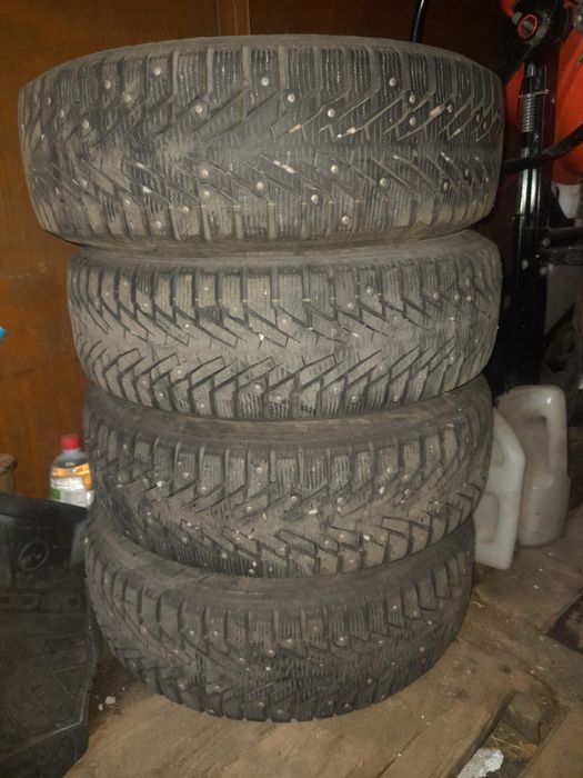 Продам резину зимнюю, в отличном состоянии, R-15.