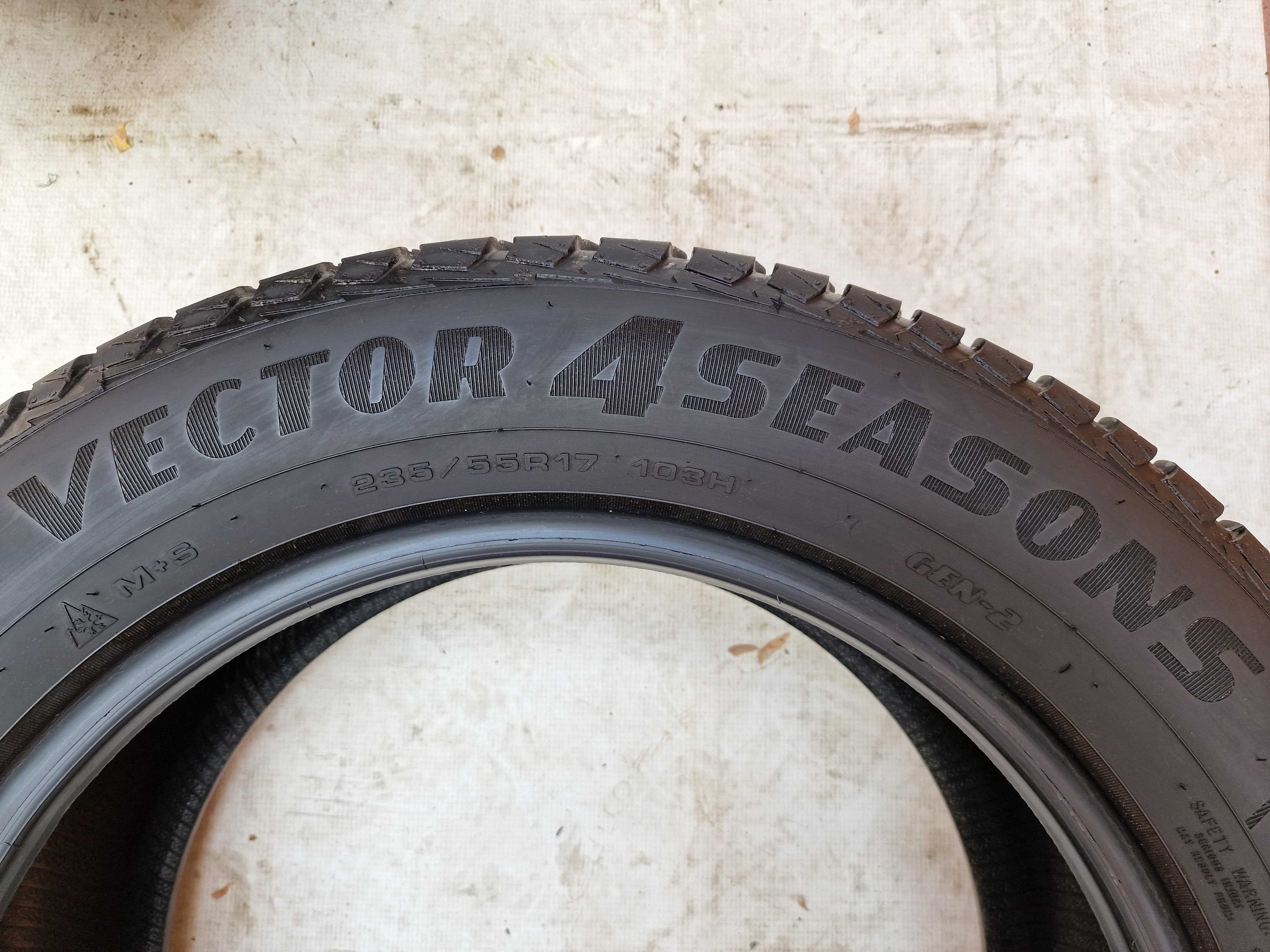 Anvelope 235/55/17 all season M+S GOODYEAR Vector 4 Seasons