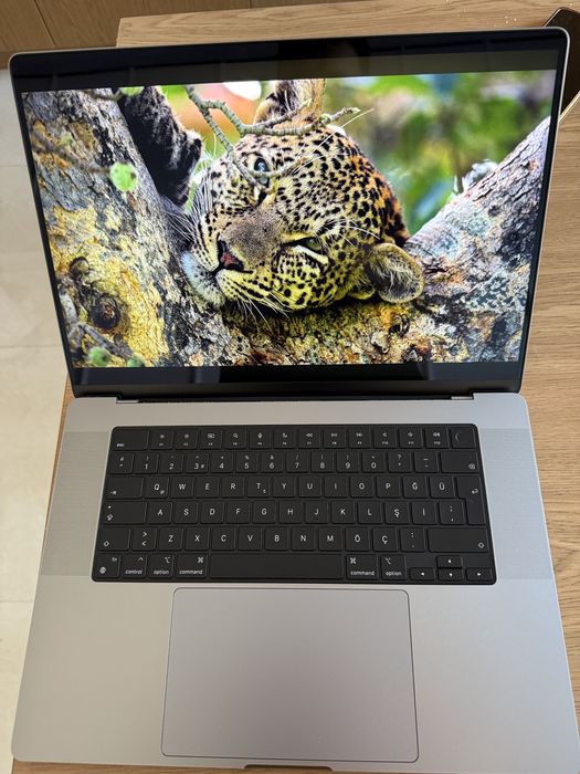 Продам ноутбук Macbook pro 16” 512gb. Меняю на игровой компютер.