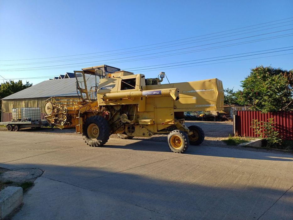 Combina New Holland 1530