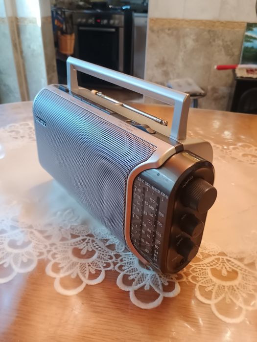 Sony model: icf 904L