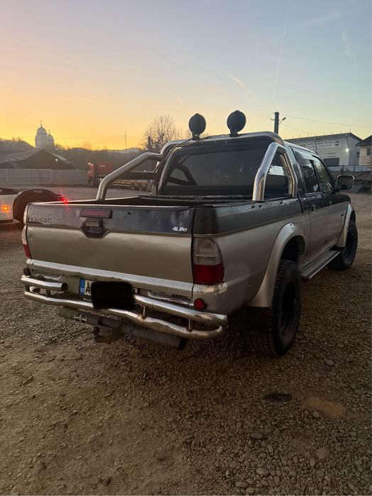 Mitsubishi L200 2005