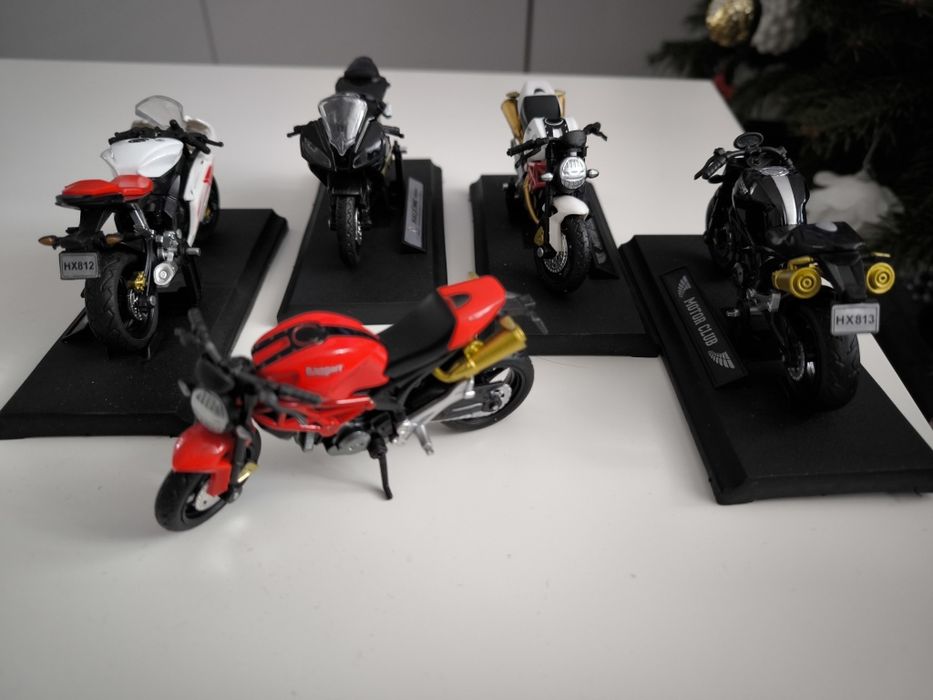 Macheta jucarie motocicleta, metal + plastic, scara 1:18