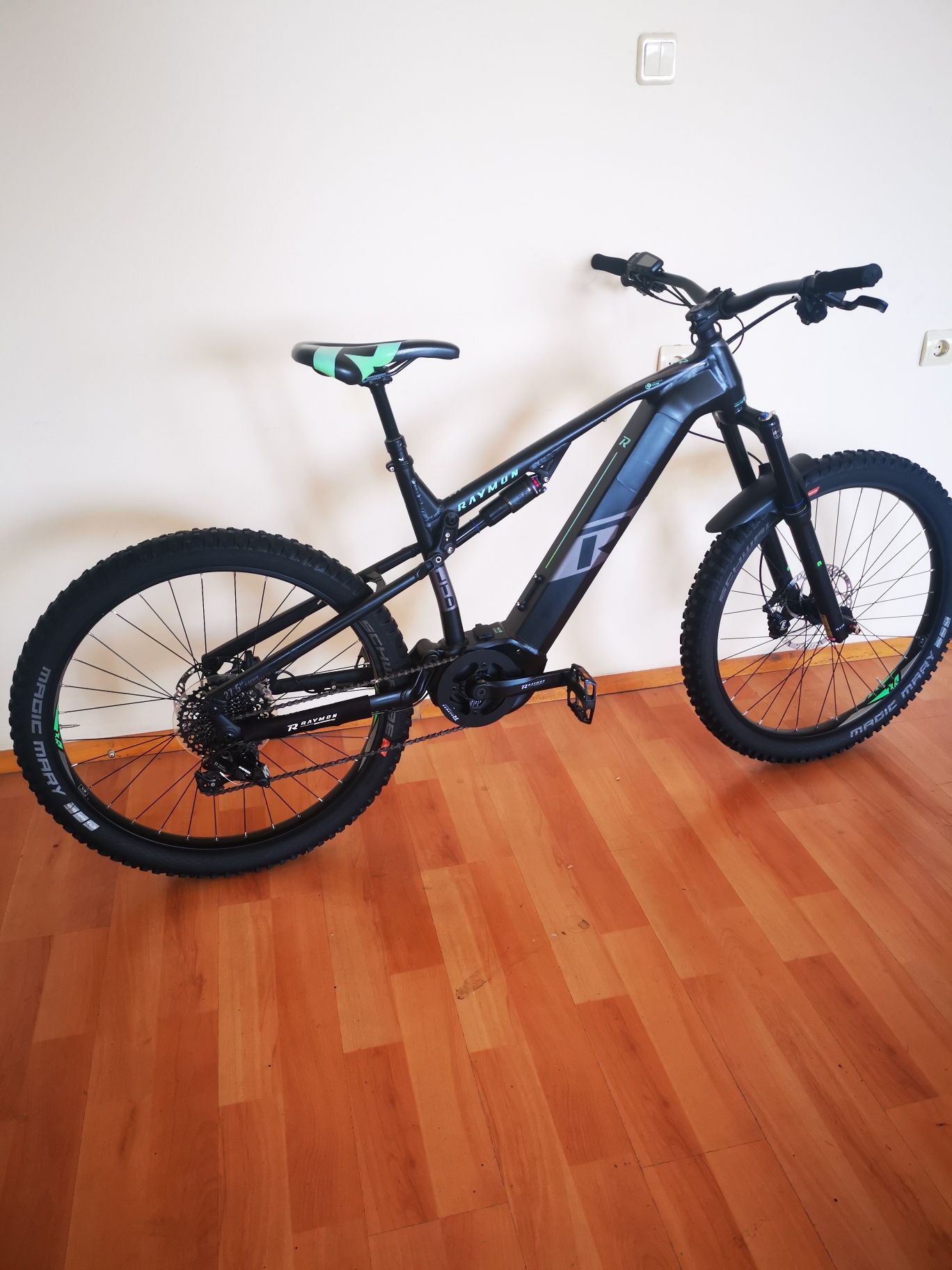 Bicicleta electrica full suspension Raymon Seventrailray Ltd 1.0 27,5