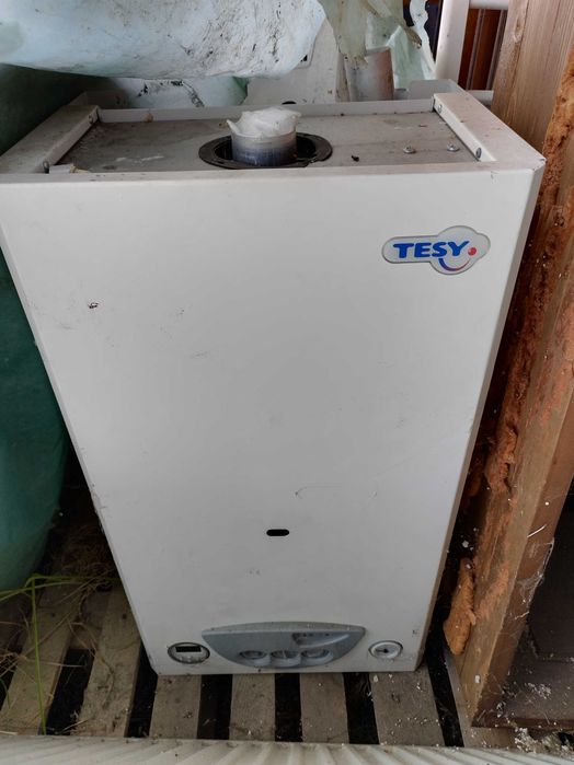 Centrala termica gaz condensatie Baxi 65 kw +calorifere Purmo echipate