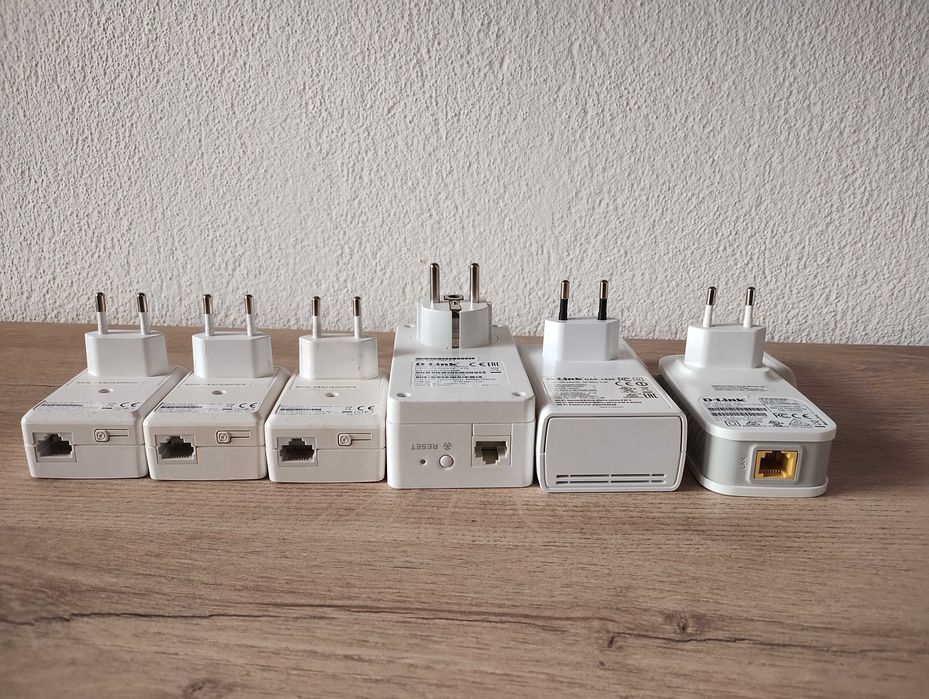 Комплект 6 броя D-link power line и wi-fi repeater