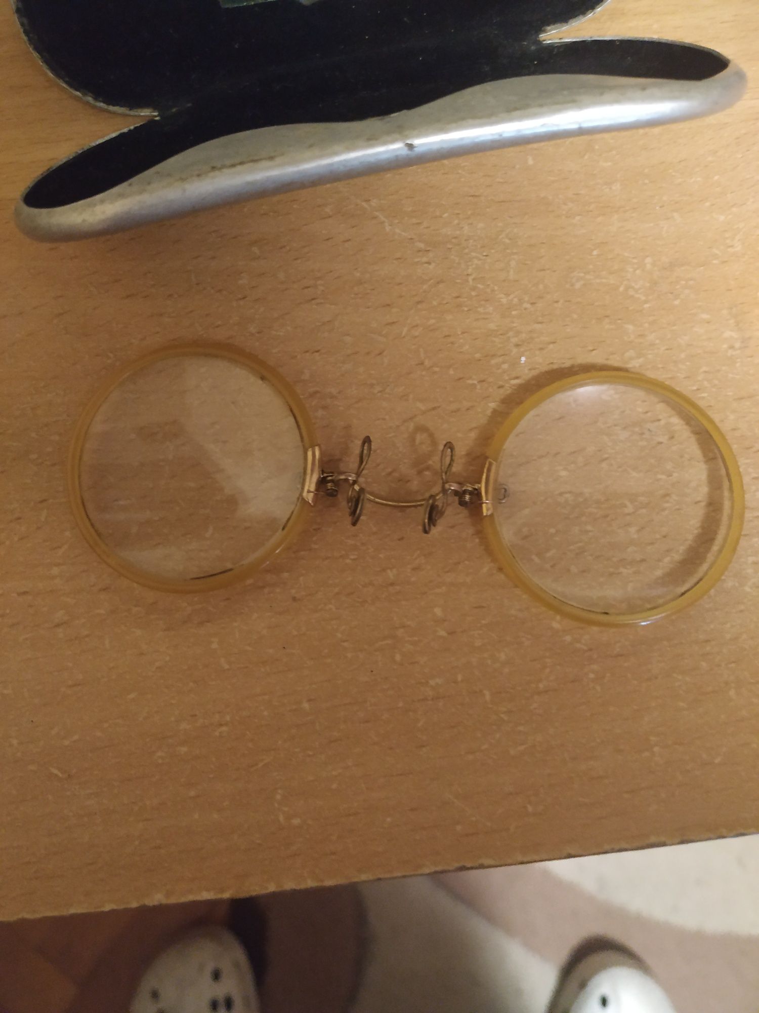 Vănd ochelari de colecție