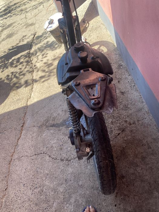 Se vinde scuter si moped mai multe deltali in pv