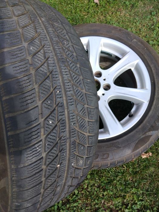 Vînd Jante cu cauciucuri de iarna