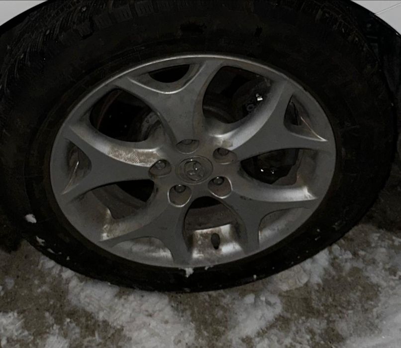 Продам зимние 4 шины комплект