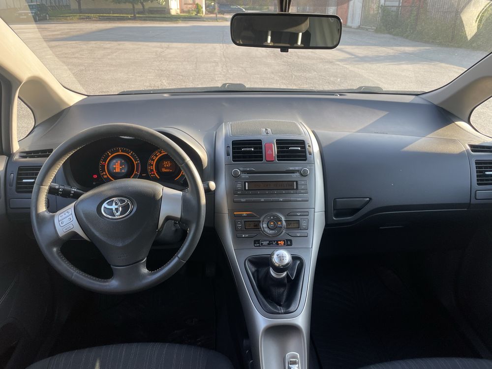 TOYOTA Auris 1.4D-4D Уникат