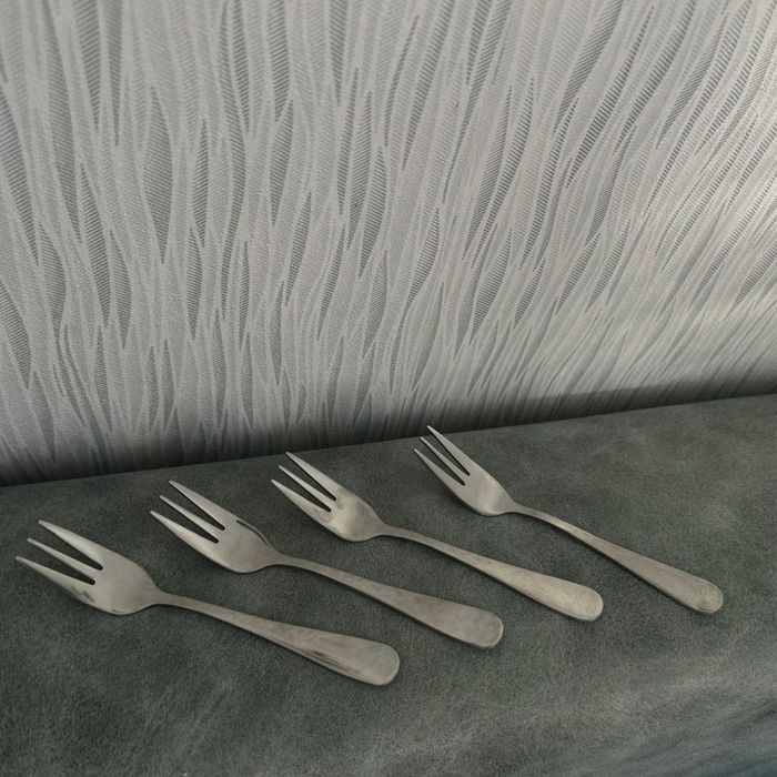 Вилочки десертные новые 4 шт