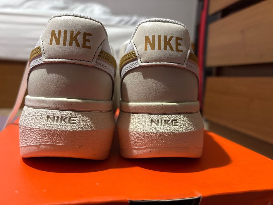 Нови обувки на nike 37.5