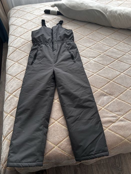 Продам комбинезон на ребенка 11-12 лет