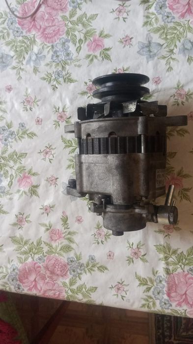 Продам генератор Ниссан мистраль!