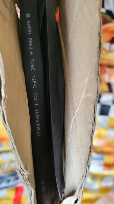 Термоусадочная трубка  для соединения кабеля