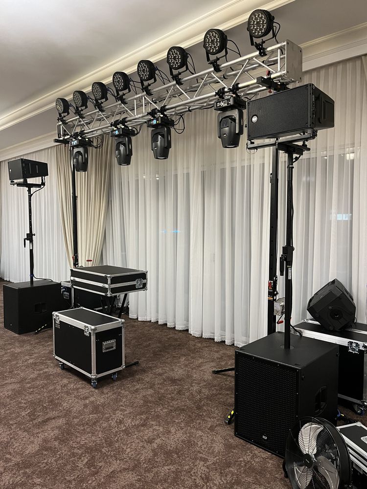 Inchiriez boxe /sonorizare line array RCF/ schela lumini / pupitru dj