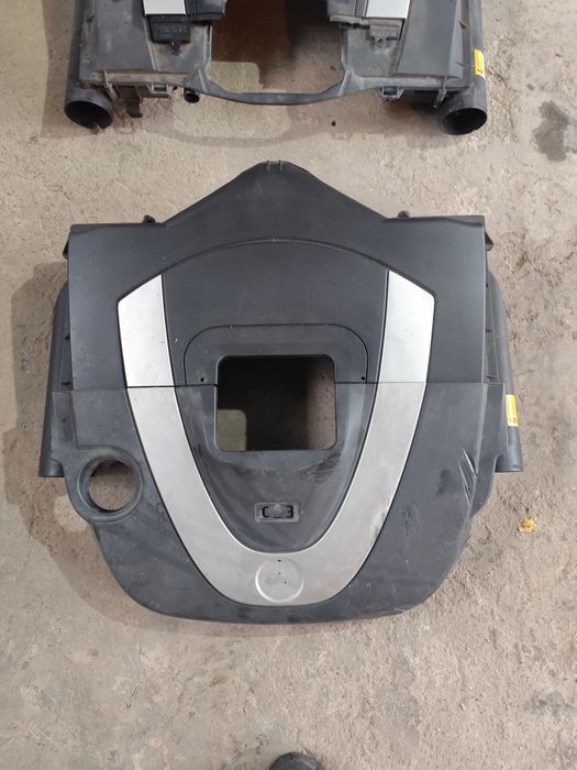 капак двигател Mercedes Ml350 w164 272кс