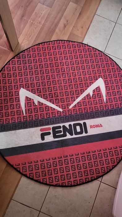 Кръгъл килим с диаметър 120 см