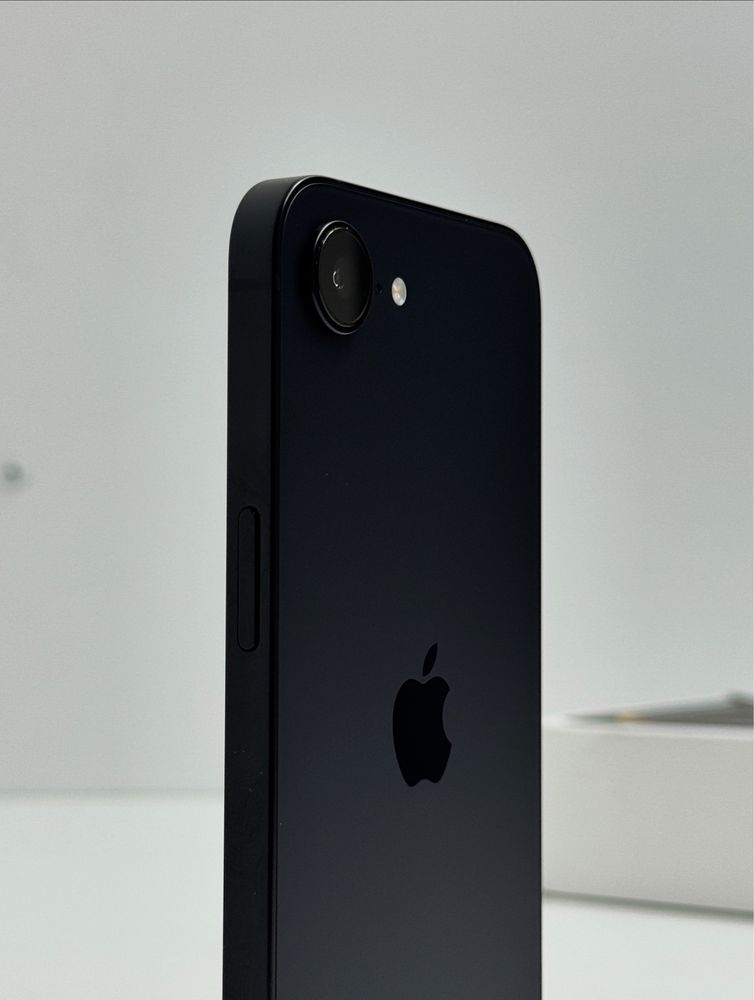 Айфон 16е / iphone 16e