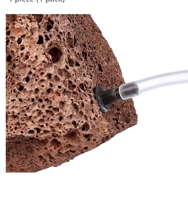 Естествен дифузер вулканичен камък,който снабдява аквариума с въздух