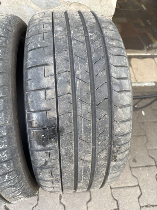 Pirelli P Zero vara 255/35 r19 dot 25/20